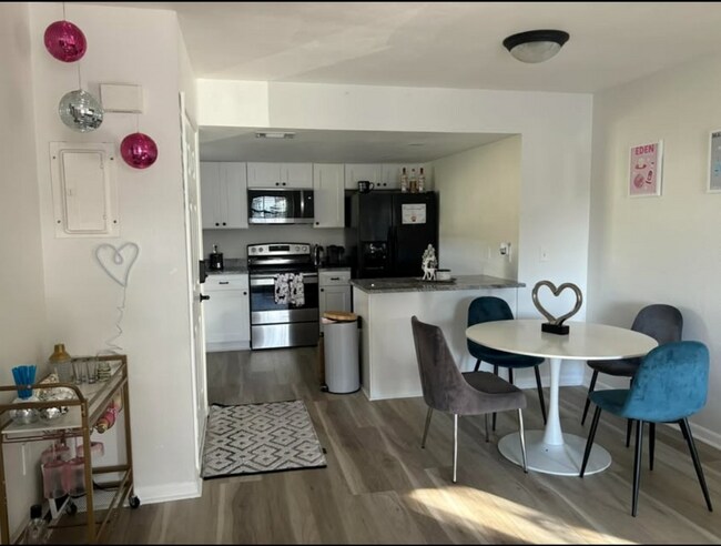 Foto del edificio - 4008 Ashford Green Pl