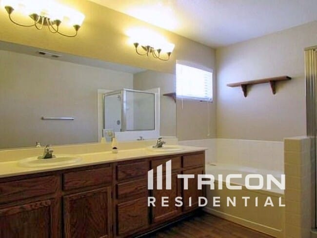 Foto del edificio - 2881 Deep Creek Ln