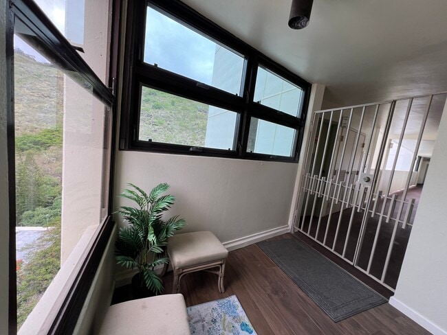 Building Photo - 6710 Hawaii Kai Dr
