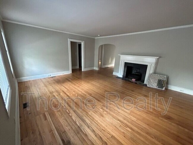 Building Photo - 400 St Patrick St