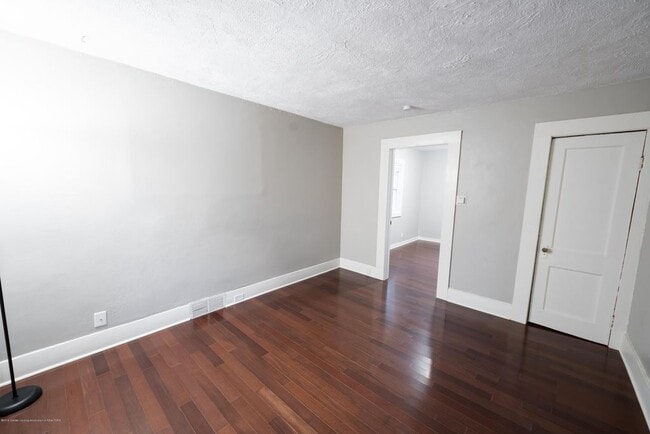 Foto del edificio - 820 Comfort St