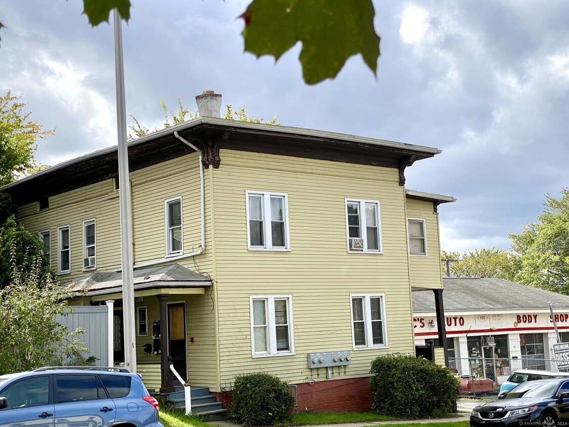 Primary Photo - 369 Park St