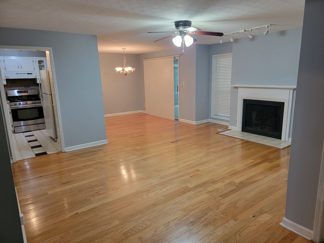 Living Room - 1356 Weatherstone Way NE
