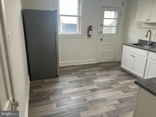 Foto del edificio - 38 S Main St