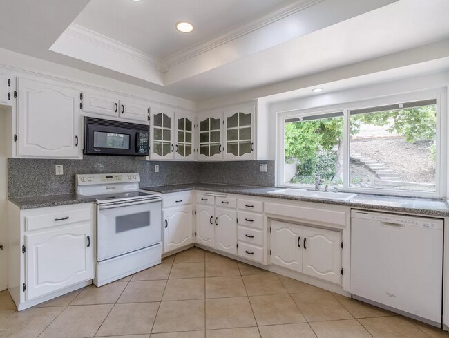 Foto del edificio - Beautiful 4 bedroom home in Agoura!
