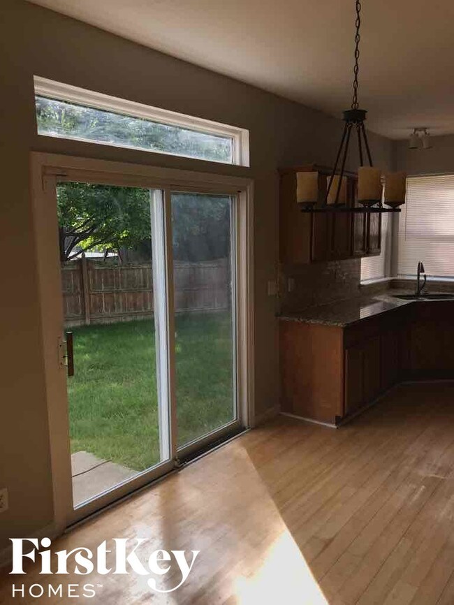 Building Photo - 12531 Crystal Pointe Dr