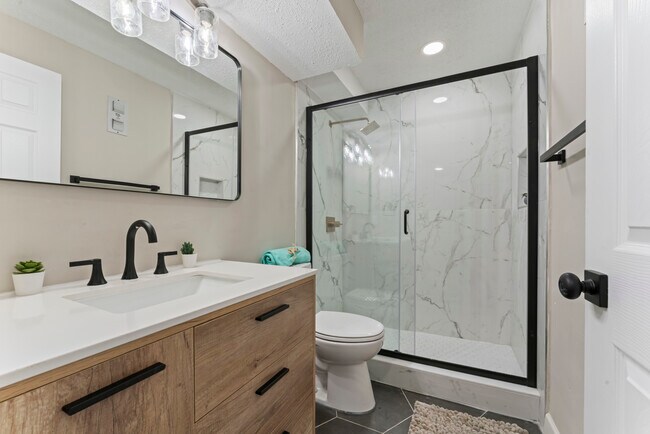 Foto del edificio - 11720 Park Blvd