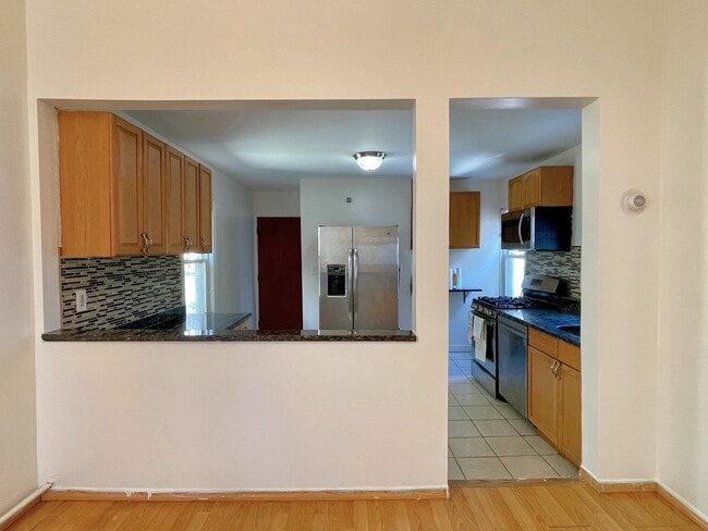 Building Photo - 741 Somerville Ave