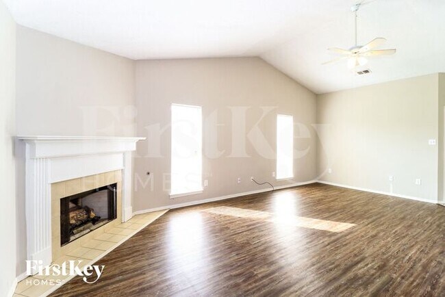 Foto del edificio - 7392 Dunbarton Dr