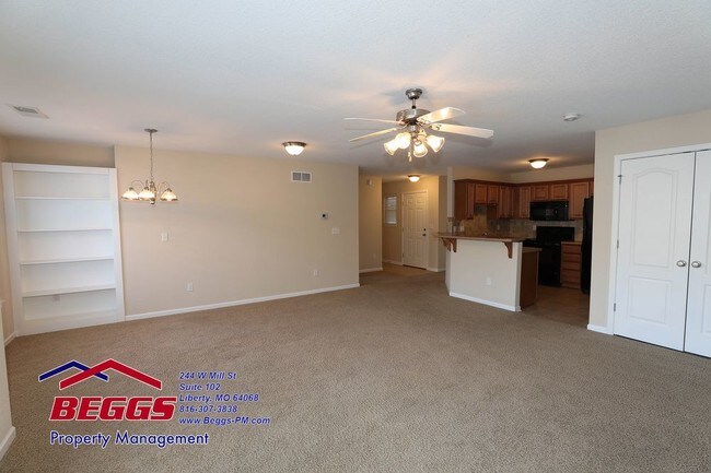 Building Photo - 398 N Clayview Dr