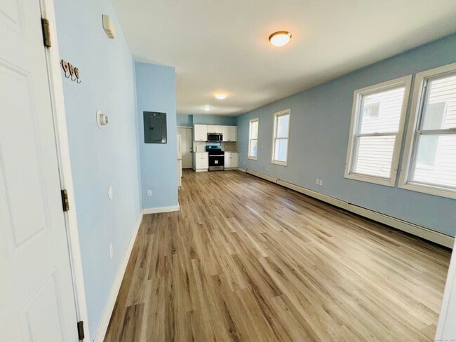 Building Photo - 898 Hancock Ave