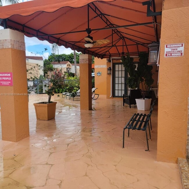 Foto del edificio - 6272 NW 186th St