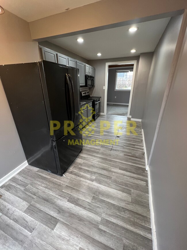 Building Photo - 2 bedrooms 1 bathroom house