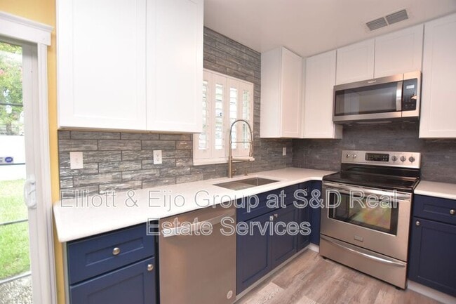 Building Photo - 2262 Honeycomb Ln