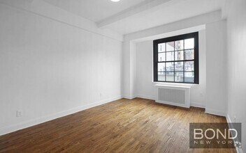 Building Photo - 160 W 71st St