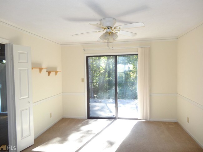 Building Photo - 180 Hunters Cove