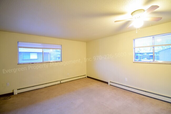 Building Photo - 923 James Ct