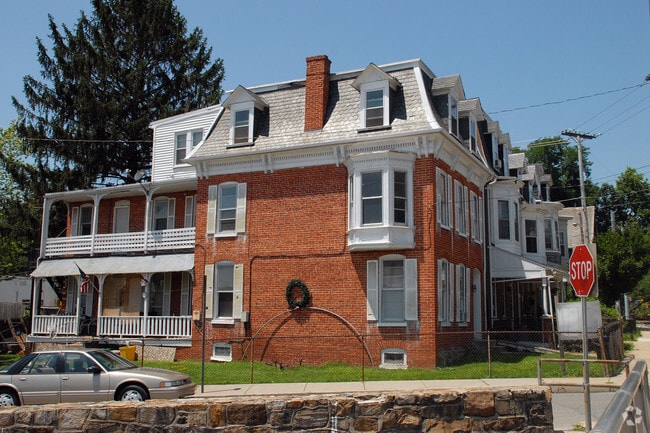 Building Photo - Historic Fairmount Apartments