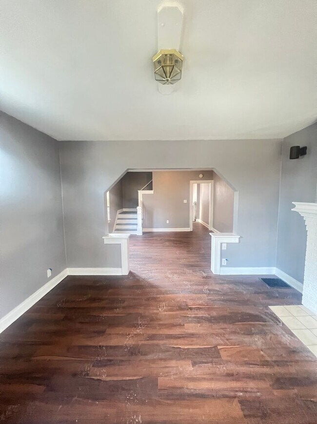 Foto del edificio - 287-289 N Burgess Ave