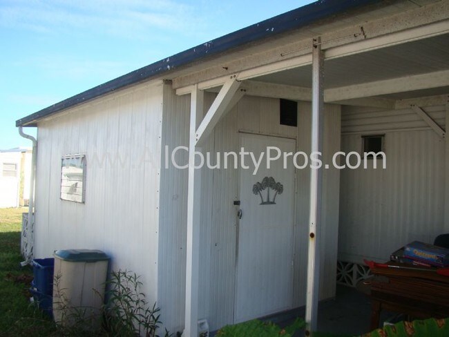 Building Photo - 107 52nd Avenue Dr E