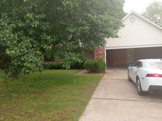 Foto del edificio - 103 Live Oak Dr
