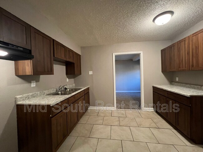 Foto del edificio - 447 Fox Valley Dr