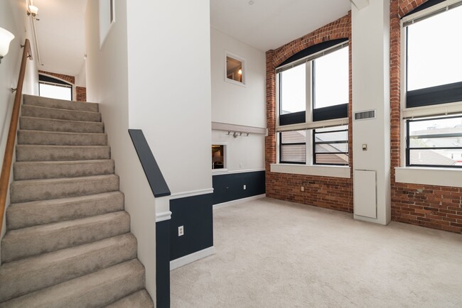 Entry View - Living Area - 33 Maplewood Ave