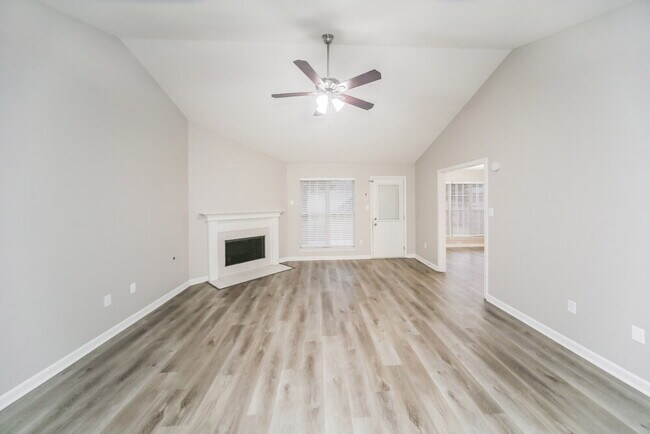 Building Photo - 1679 Central Trails Dr