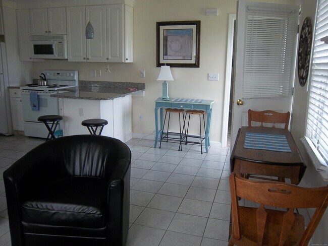 Foto del edificio - 55 Pine Island Rd