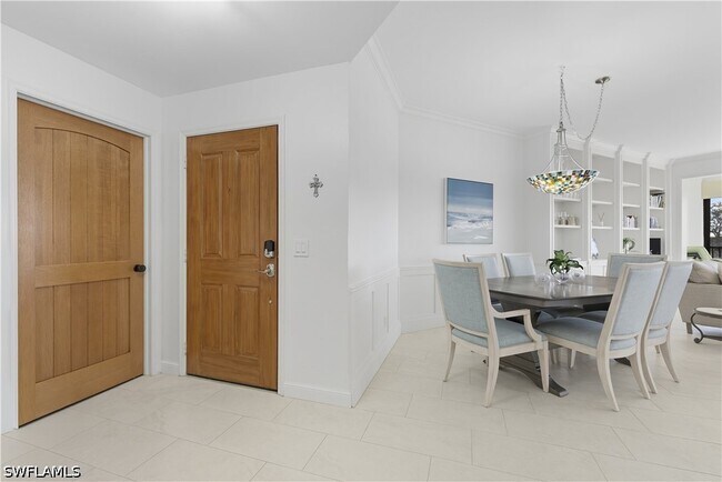 Foto del edificio - 7040 Pelican Bay Blvd