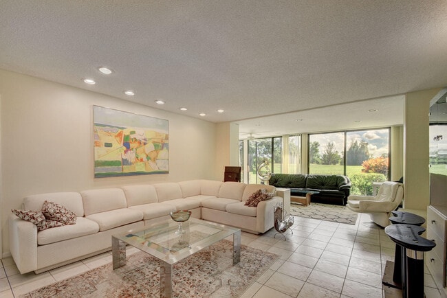 Foto del edificio - 4815 Esedra Ct