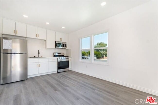 Building Photo - 11912 Elkwood St