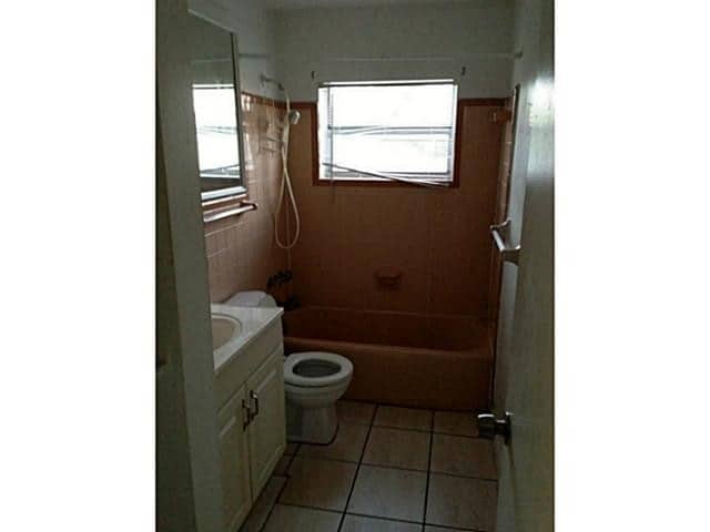  - 160 NW 43rd St