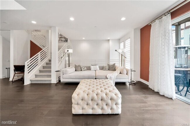 Building Photo - 2 br, 5 bath Condo - 1675 Grand Vw