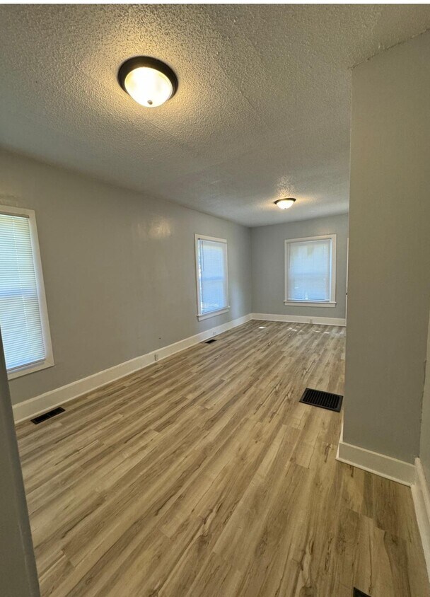 Foto principal - 1036 Van Buren St
