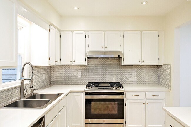 Foto del edificio - 430 Wynridge Dr