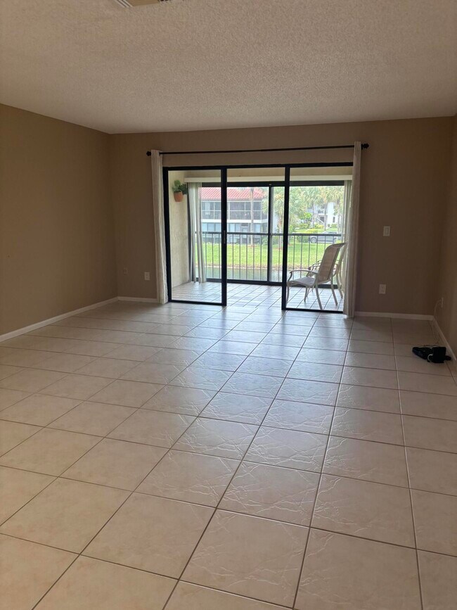 Foto del edificio - 21500 Cypress Hammock Dr