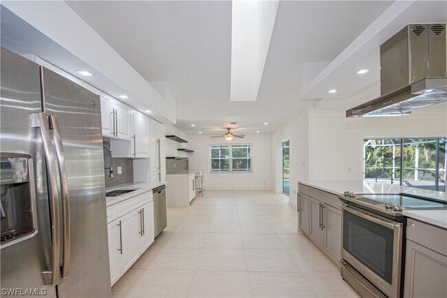 Foto del edificio - 2207 Majestic Ct S
