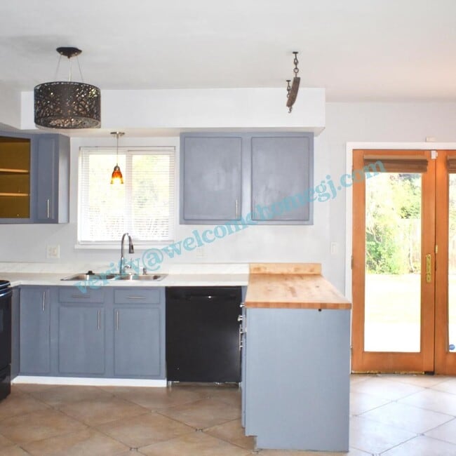 Building Photo - PRELEASE AVAILBLE WHILE UNDER REMODEL