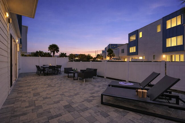 Foto del edificio - 7770 Sandy Ridge Dr
