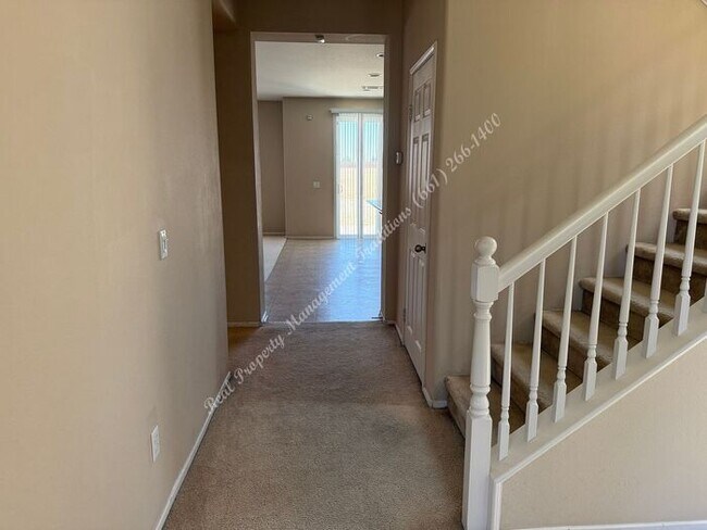 Foto del edificio - *** Please call us @ 661-266-1400 for information on availability, showings and applications proc...