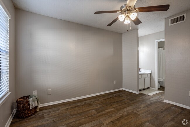 2 dormitorios, 2 baños - 859 pies cuadrados - Dormitorio - 5636 Apartment Homes