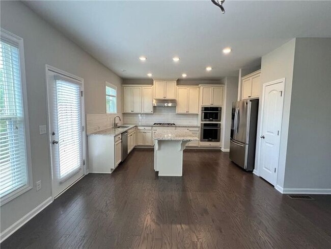 Foto del edificio - 4-bedroom, 3.5-bathroom townhome in Suwanee Walk!