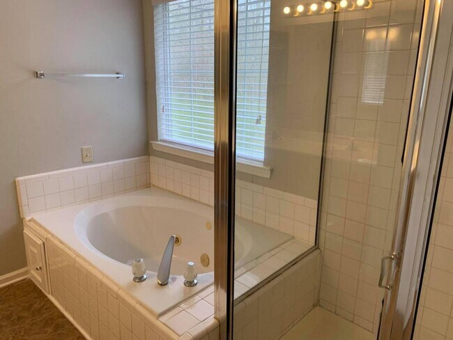 Foto del edificio - 2809 WESTON BROOK LN