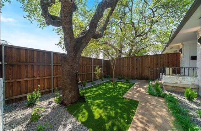 Building Photo - 9003 Villa Park Cir