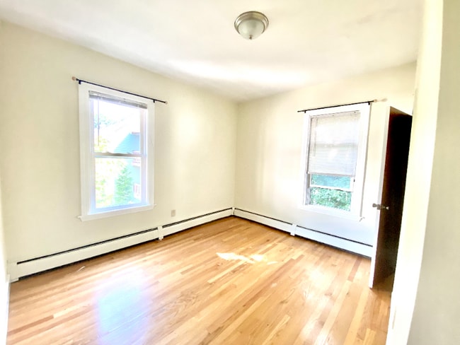 Building Photo - 56 Mozart St