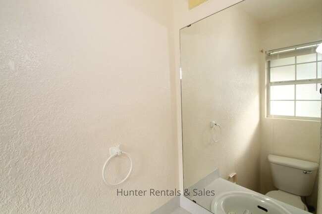 Building Photo - Perfect Two-Bedroom!