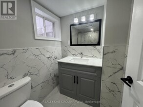 Building Photo - 75 Regatta Crescent