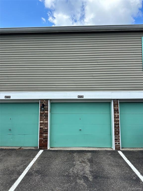 Building Photo - 41729 Broquet Dr