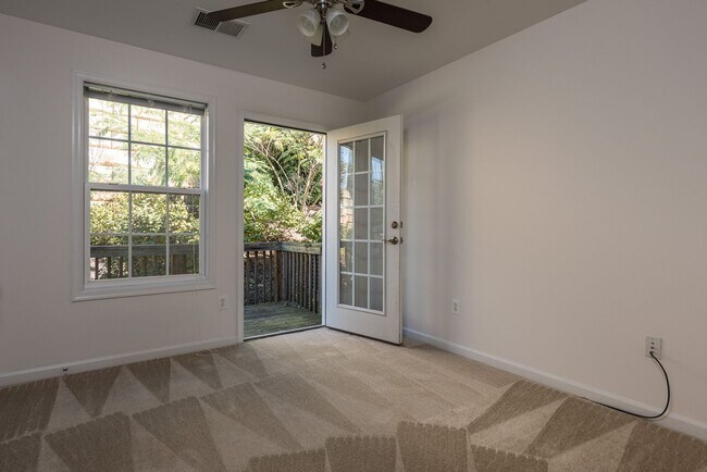 Foto del edificio - 151 Brookwood Dr